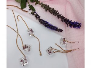 مجوهرات ليلا المصنوعة يدويا من الراتنج